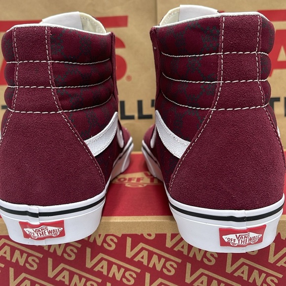 Vans Men’s Sk8-Hỉ Monogram Port Royale
VN0005U94QU
Sneakers - Picture 13 of 16